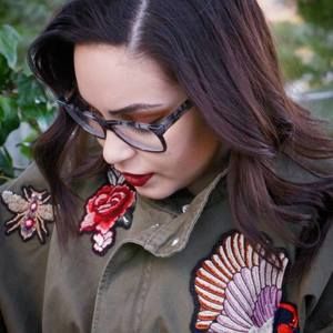 Meet your Posher, Jenifer